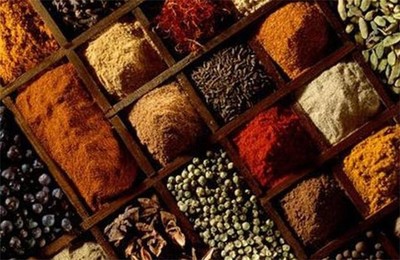 嶺峰調(diào)味品 匠心獨(dú)運(yùn)，為每一餐注入靈魂